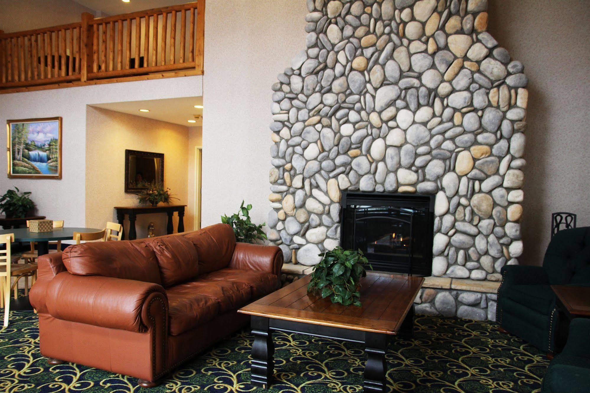 Beachfront Hotel Хоутон-Лейк Экстерьер фото